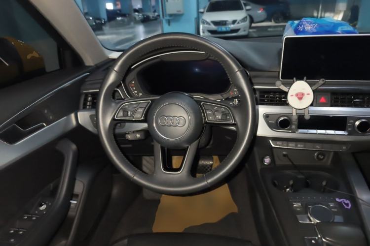 Used Audi A4L 2018 30th Anniversary Edition 40 TFSI Fashion Model Steering Wheel
