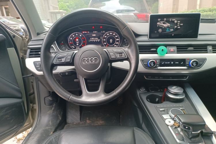 Used Audi A4L 2018 30th Anniversary Edition 40 TFSI Fashion Model Steering Wheel