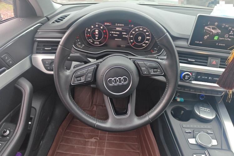 Used Audi A4L 2018 30th Anniversary Edition 40 TFSI Sport Edition Steering Wheel