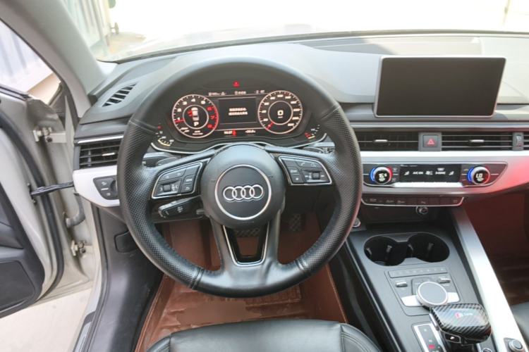 Used Audi A4L 2018 30th Anniversary Edition 40 TFSI Fashion Model Steering Wheel