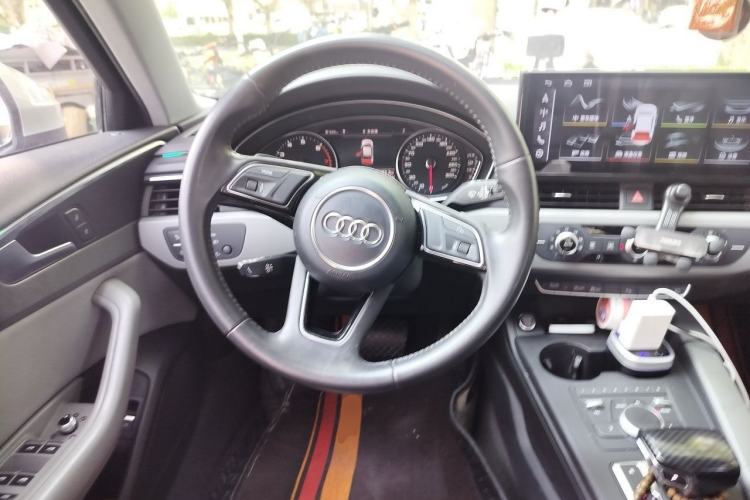 Used Audi A4L 2018 30th Anniversary Edition 40 TFSI Trendy Model Steering Wheel