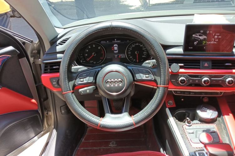Used Audi A4L 2018 30th Anniversary Edition 40 TFSI Trendy Model Steering Wheel