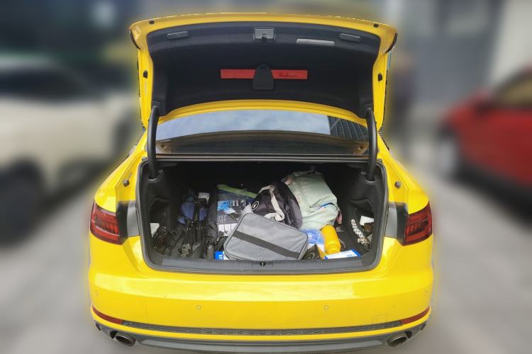 Used Audi A4L 2018 30th Anniversary Edition 40 TFSI Fashion Model Trunk