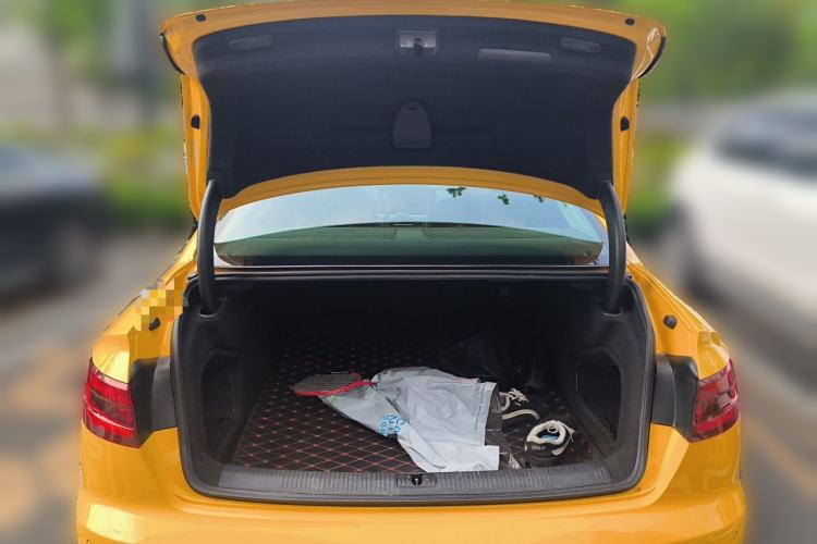 Used Audi A4L 2018 30th Anniversary Edition 40 TFSI Fashion Model Trunk
