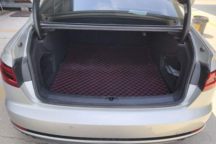 Used Audi A4L 2018 30th Anniversary Edition 40 TFSI Fashion Model Trunk