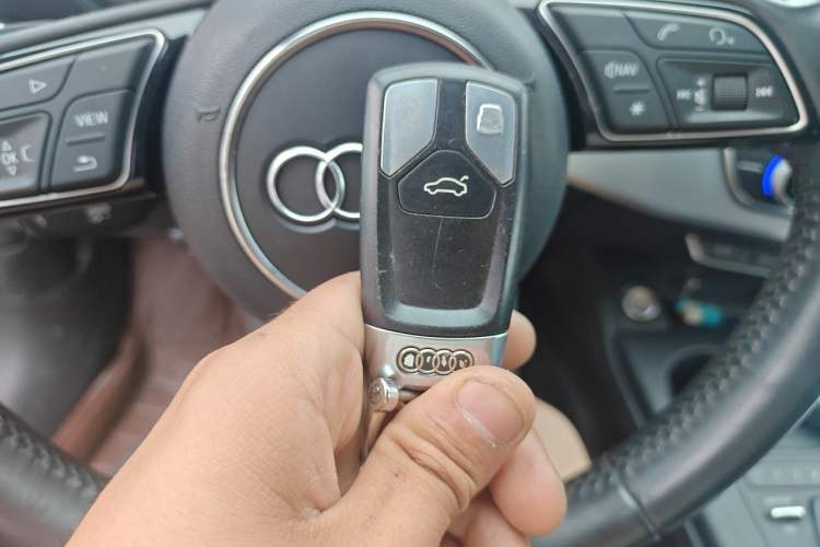 Used Audi A4L 2018 30th Anniversary Edition 40 TFSI Sport Edition Vehicle Key