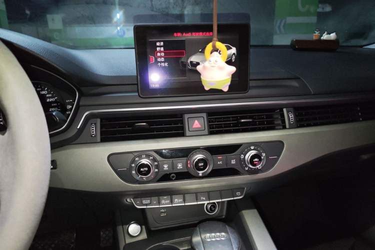 Used Audi A4L 2019 40 TFSI Ambition China VI Audio And AC Panel