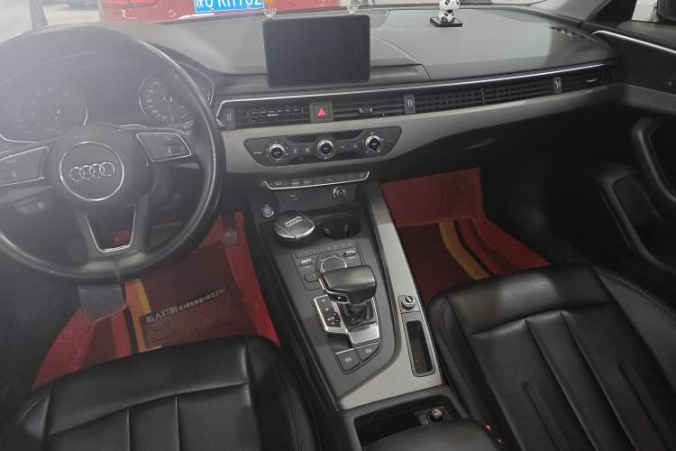 Used Audi A4L 2019 40 TFSI Ambition China VI Audio And AC Panel