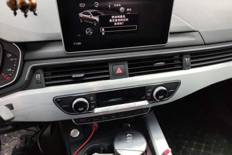 Used Audi A4L 2019 40 TFSI Fashion Version China V Audio And AC Panel
