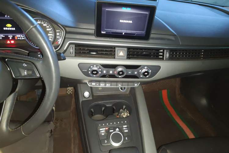 Used Audi A4L 2019 40 TFSI Ambition China VI Audio And AC Panel