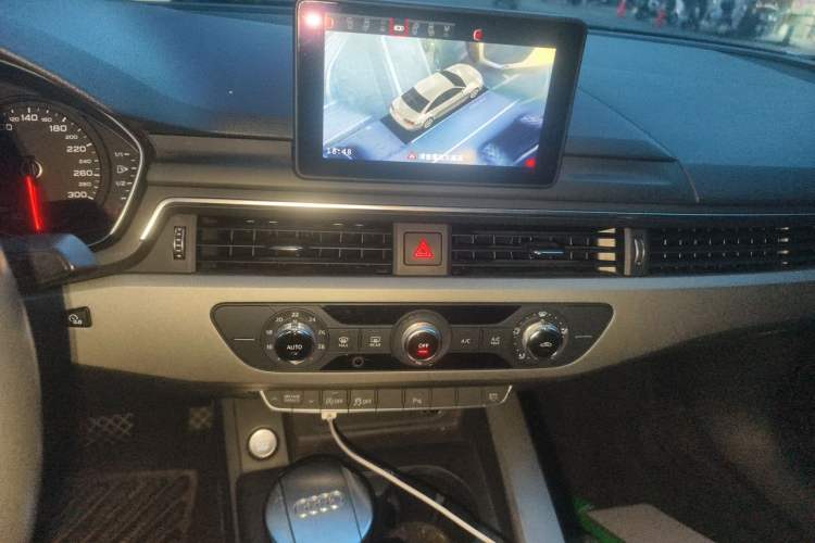Used Audi A4L 2019 40 TFSI Ambition China VI Audio And AC Panel