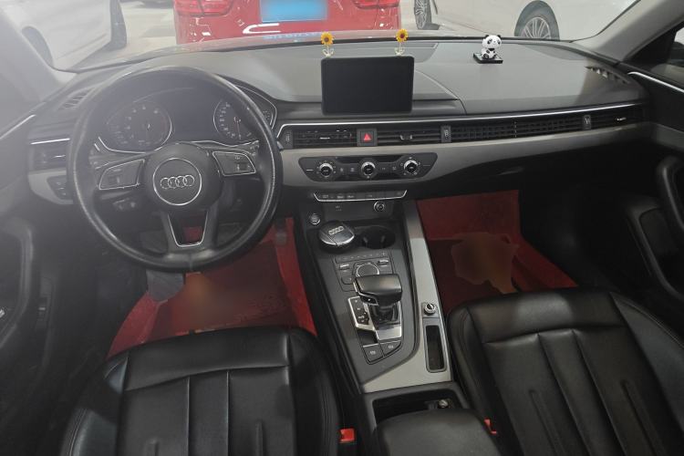 Used Audi A4L 2019 40 TFSI Ambition China VI Center Console