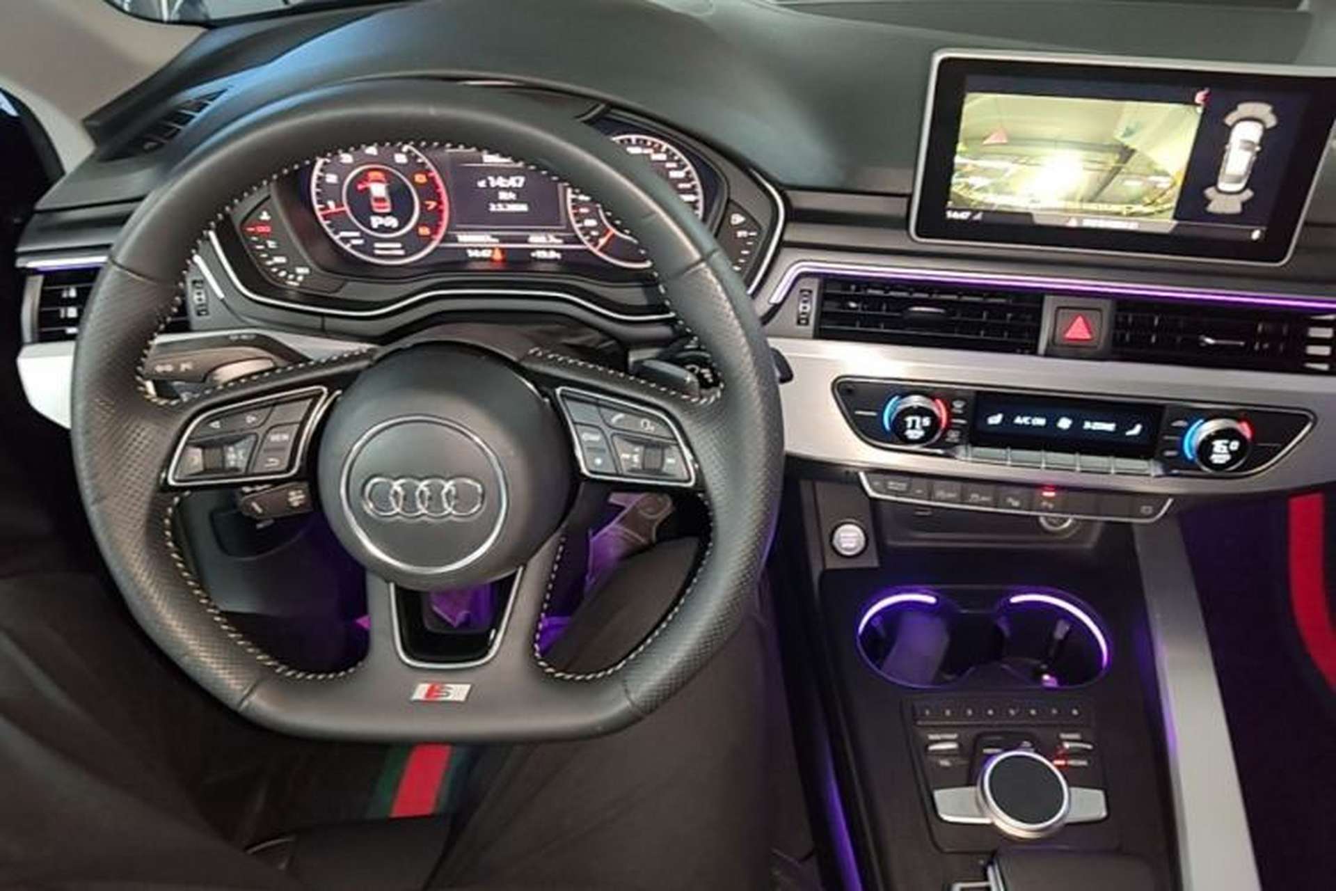 Used Audi A4L 2019 40 TFSI Fashion Edition China VI Emission Standard Center Console
