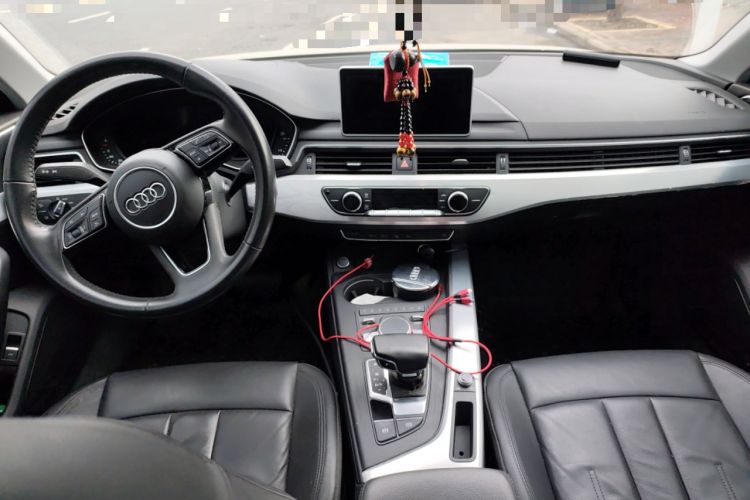 Used Audi A4L 2019 40 TFSI Fashion Version China V Center Console
