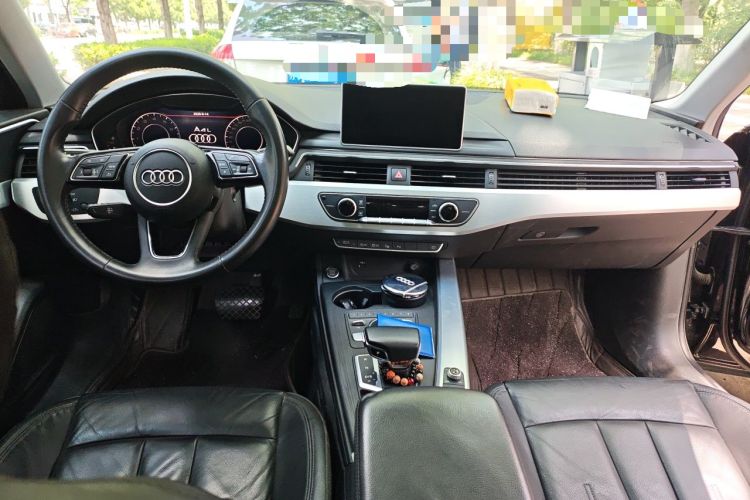 Used Audi A4L 2019 40 TFSI Fashion Edition China VI Emission Standard Center Console