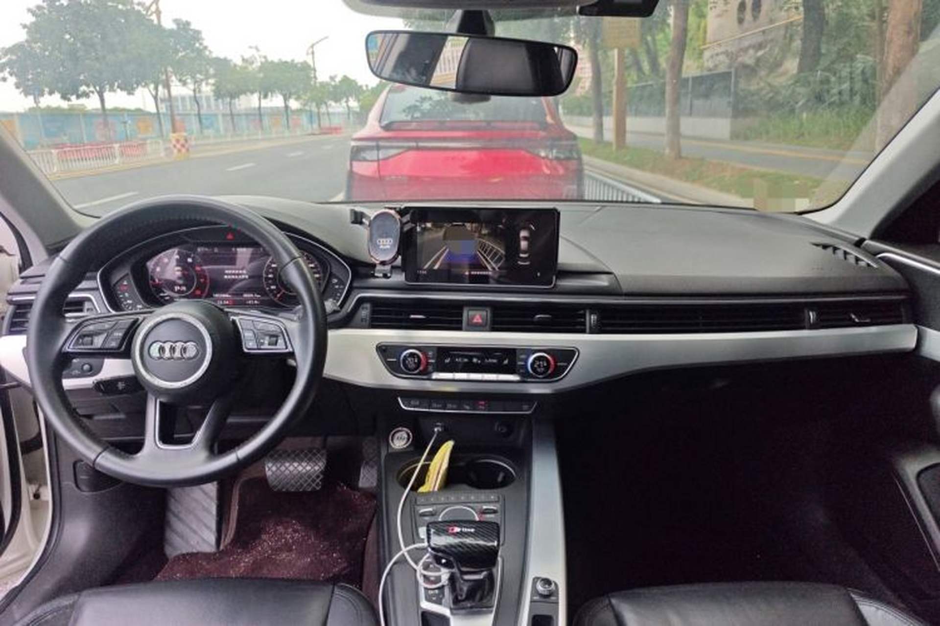 Used Audi A4L 2019 40 TFSI Fashion Edition China VI Emission Standard Center Console