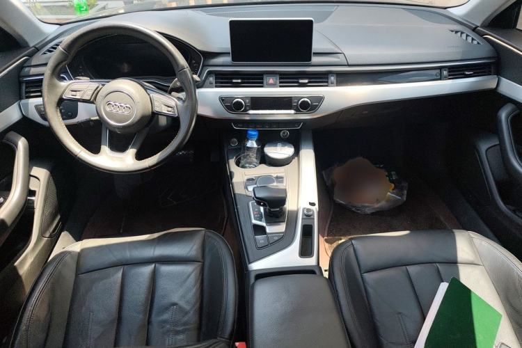 Used Audi A4L 2019 40 TFSI Fashion Edition China VI Emission Standard Center Console