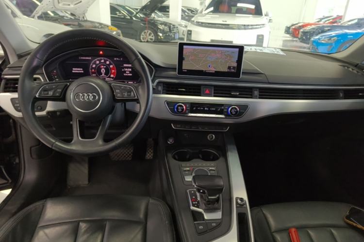 Used Audi A4L 2019 40 TFSI Fashion Edition China VI Emission Standard Center Console