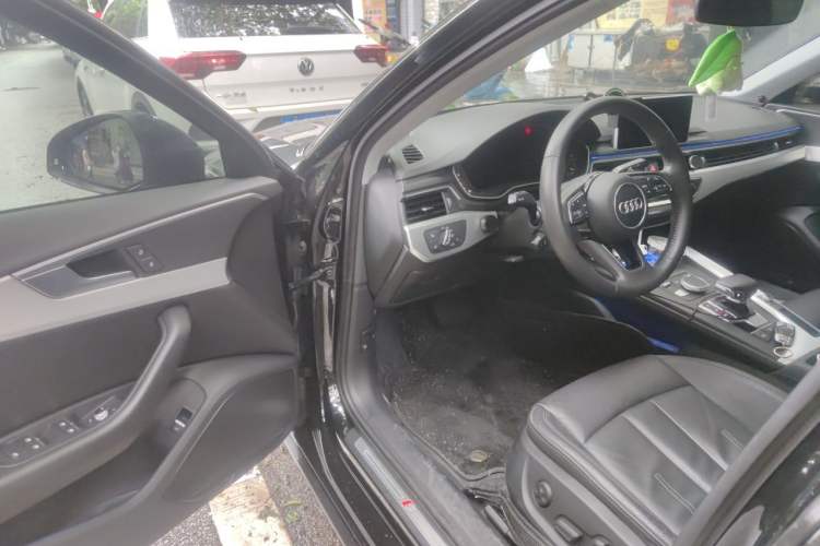 Used Audi A4L 2019 40 TFSI Sporty Version China VI Driver Seat