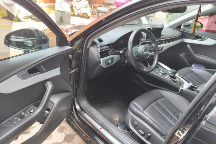 Used Audi A4L 2019 40 TFSI Fashion Edition China VI Emission Standard Driver Seat