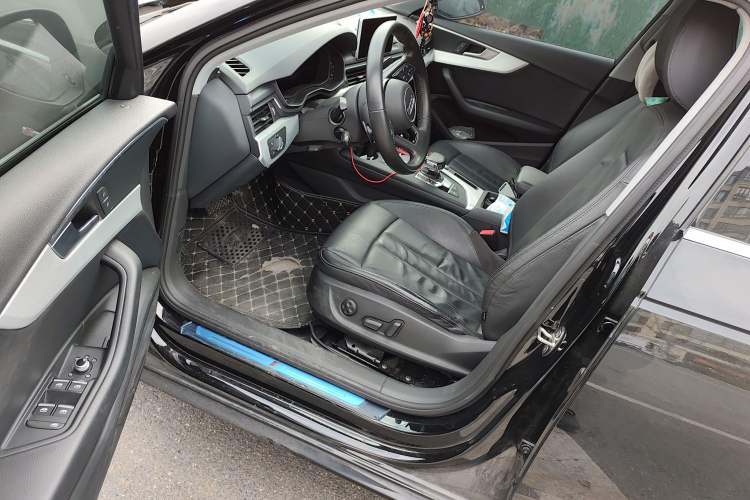 Used Audi A4L 2019 40 TFSI Fashion Version China V Driver Seat