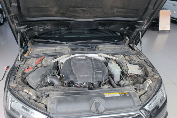 Used Audi A4L 2019 40 TFSI Ambition China VI Engine Bay