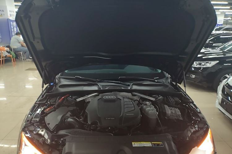 Used Audi A4L 2019 45 TFSI quattro Individual Sport Edition China VI Engine Bay