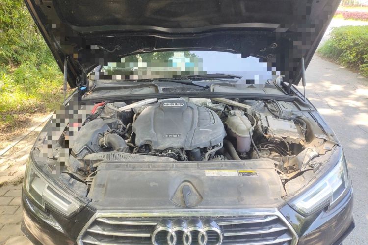 Used Audi A4L 2019 40 TFSI Ambition China VI Engine Bay