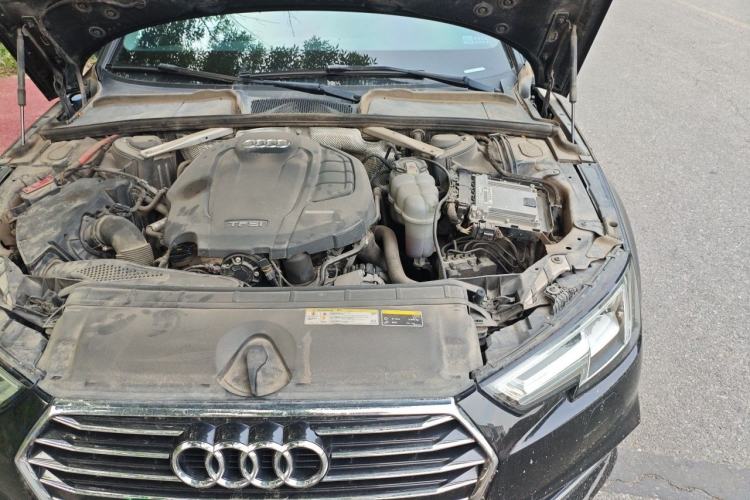 Used Audi A4L 2019 40 TFSI Ambition China VI Engine Bay Left