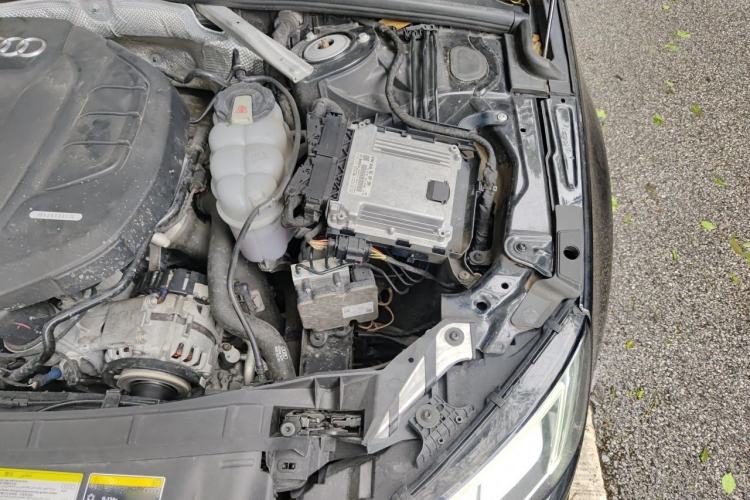 Used Audi A4L 2019 40 TFSI Sporty Version China VI Engine Bay Left