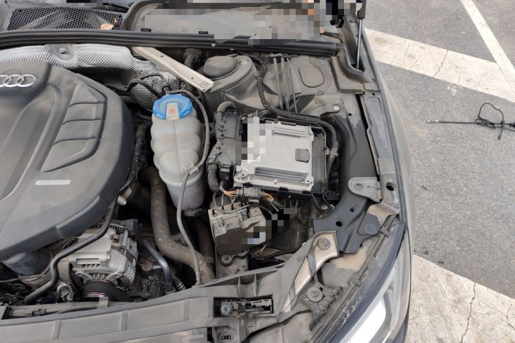 Used Audi A4L 2019 40 TFSI Fashion Version China V Engine Bay Left