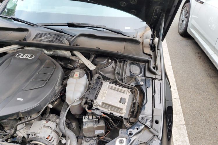 Used Audi A4L 2019 40 TFSI Ambition China VI Engine Bay Left