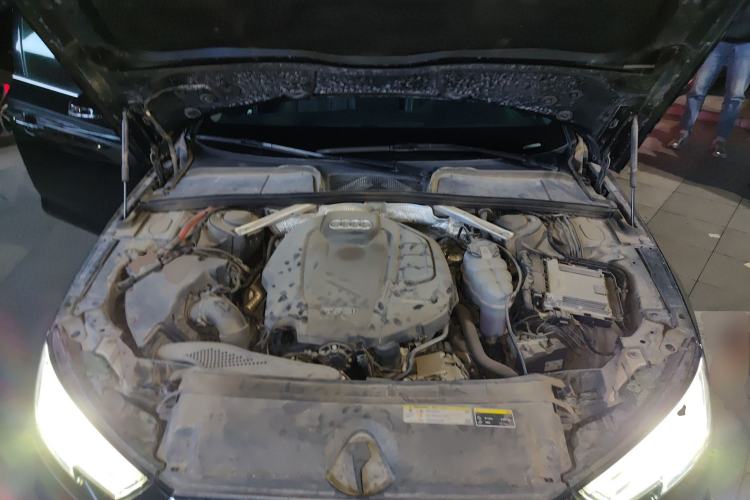 Used Audi A4L 2019 40 TFSI Ambition China VI Engine Bay
