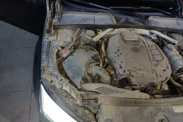 Used Audi A4L 2019 40 TFSI Ambition China VI Engine Bay Right
