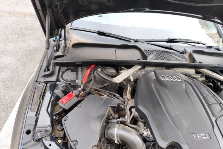 Used Audi A4L 2019 40 TFSI Ambition China VI Engine Bay Right