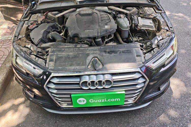 Used Audi A4L 2019 40 TFSI Fashion Edition China VI Emission Standard Engine Bay