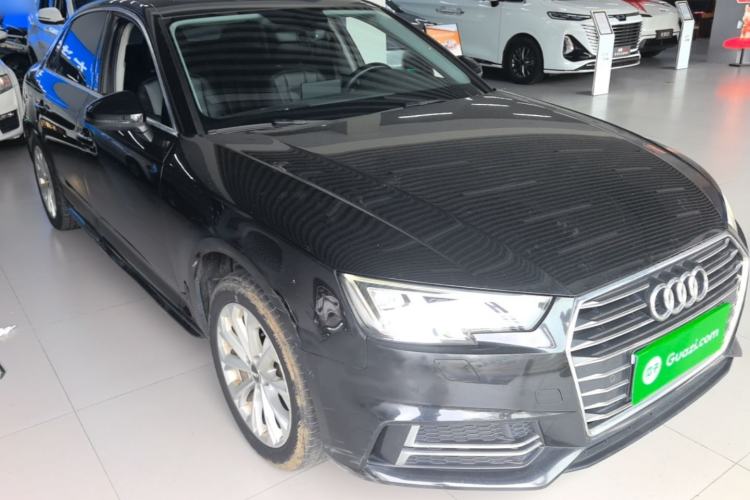 Used Audi A4L 2019 40 TFSI Ambition China VI Front Right 45 Deg