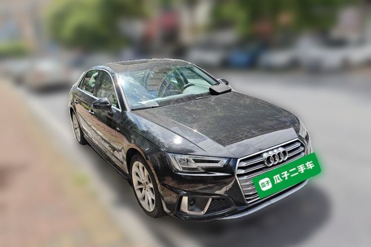 Used Audi A4L 2019 40 TFSI Fashion Edition China VI Emission Standard Front Right 45 Deg