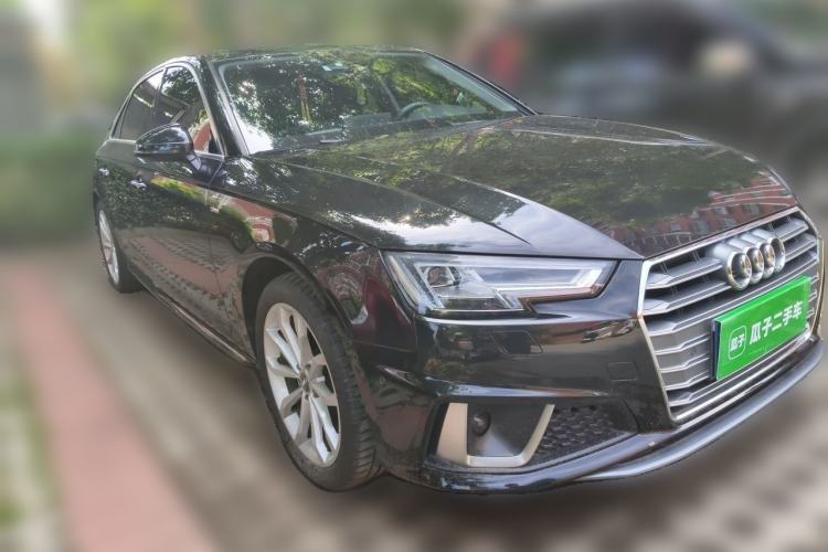 Used Audi A4L 2019 40 TFSI Fashion Edition China VI Emission Standard Front Right 45 Deg