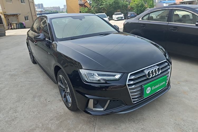 Used Audi A4L 2019 40 TFSI Fashion Edition China VI Emission Standard Front Right 45 Deg