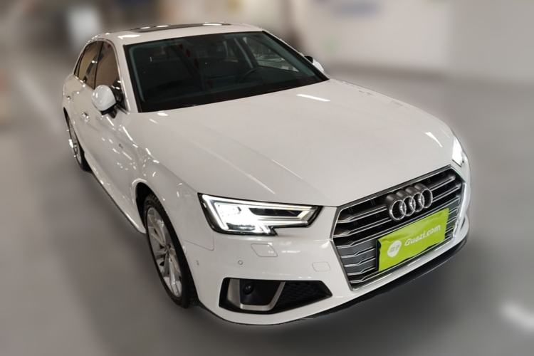 Used Audi A4L 2019 40 TFSI Fashion Edition China VI Emission Standard Front Right 45 Deg
