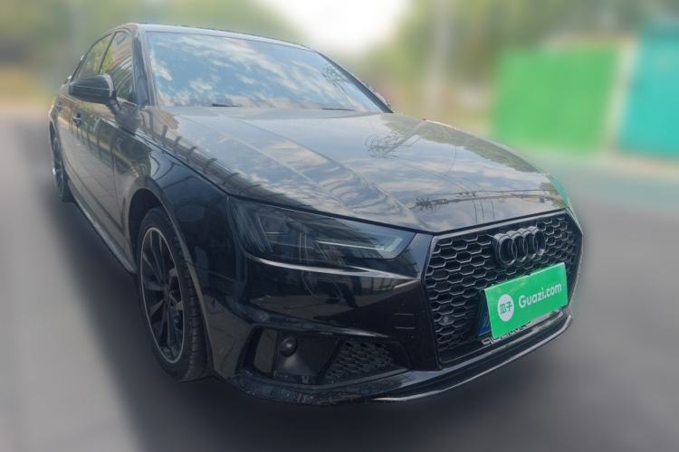 Used Audi A4L 2019 40 TFSI Fashion Edition China VI Emission Standard Front Right 45 Deg