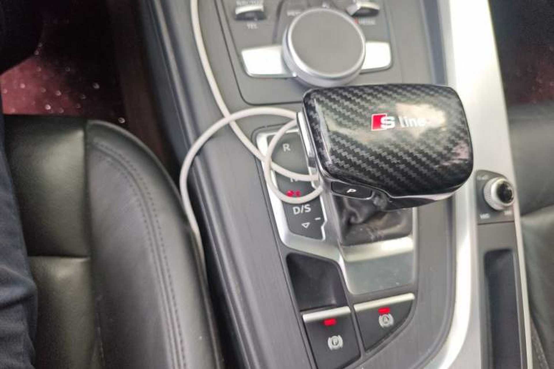 Used Audi A4L 2019 40 TFSI Fashion Edition China VI Emission Standard Gear Lever