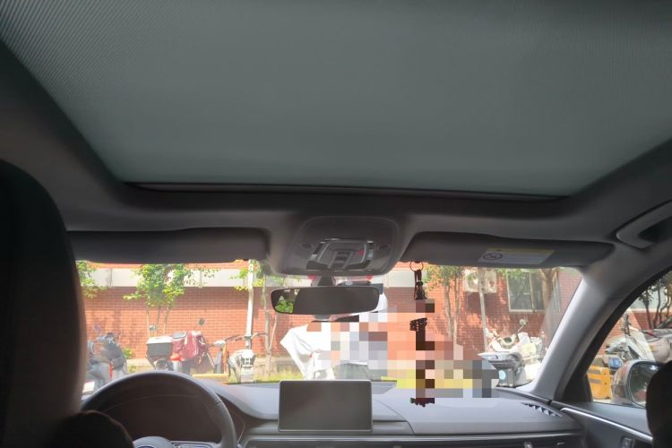 Used Audi A4L 2019 40 TFSI Fashion Edition China VI Emission Standard Headliner
