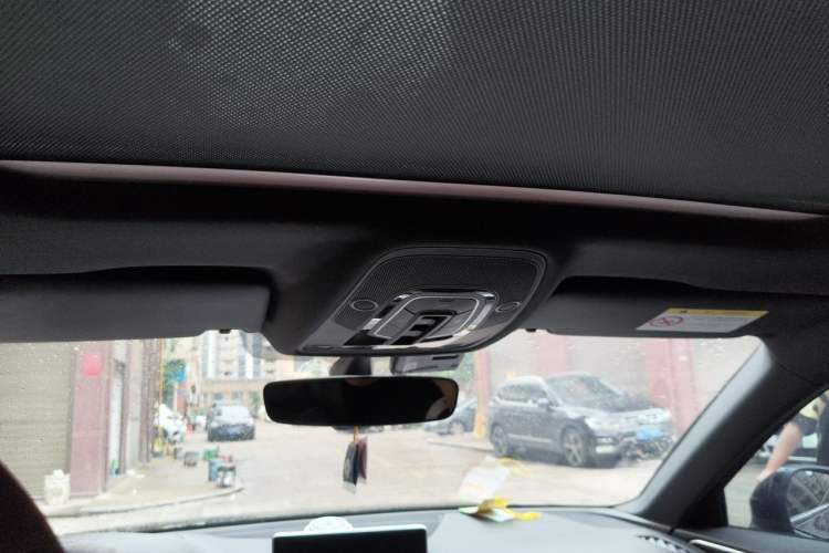 Used Audi A4L 2019 40 TFSI Fashion Edition China VI Emission Standard Headliner
