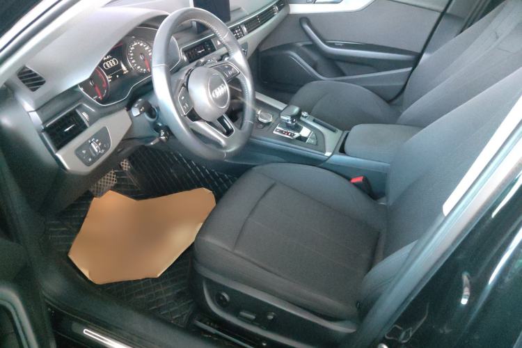 Used Audi A4L 2019 40 TFSI Ambition China VI Interior 1