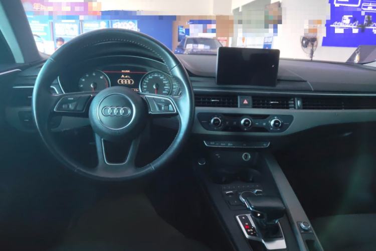 Used Audi A4L 2019 40 TFSI Ambition China VI Interior 3