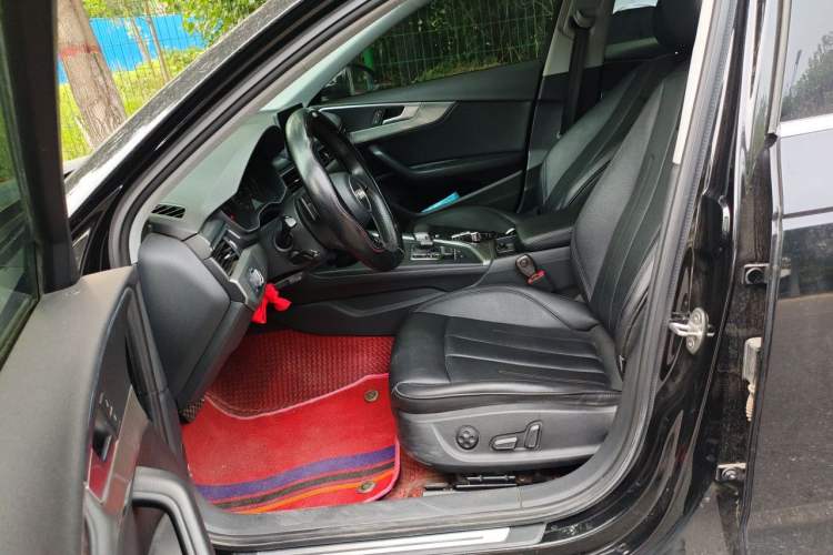 Used Audi A4L 2019 40 TFSI Ambition China VI Left Front Seat