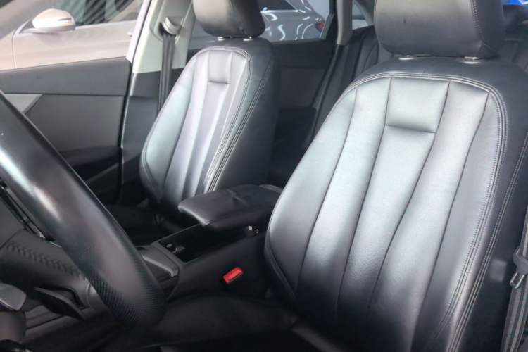 Used Audi A4L 2019 40 TFSI Ambition China VI Left Front Seat