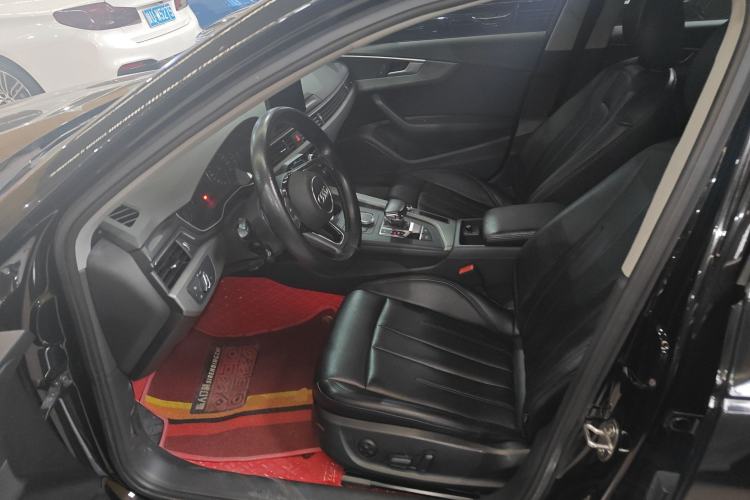Used Audi A4L 2019 40 TFSI Ambition China VI Left Front Seat